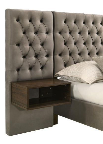 Lit plateforme queen rembourré Marley avec panneaux de tête de lit et tables de chevet 